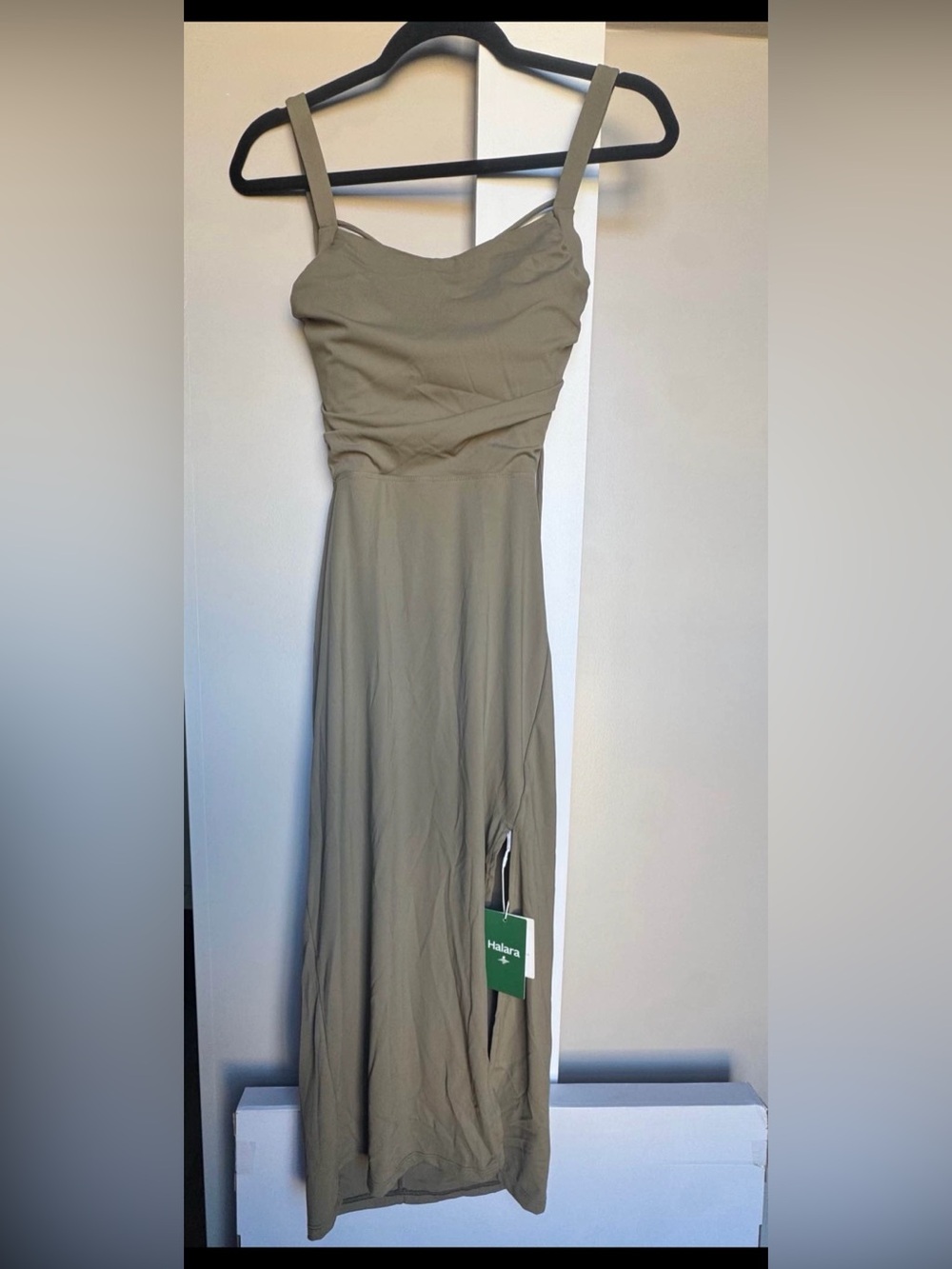 HALARA Olive Sleeveless Maxi Dress